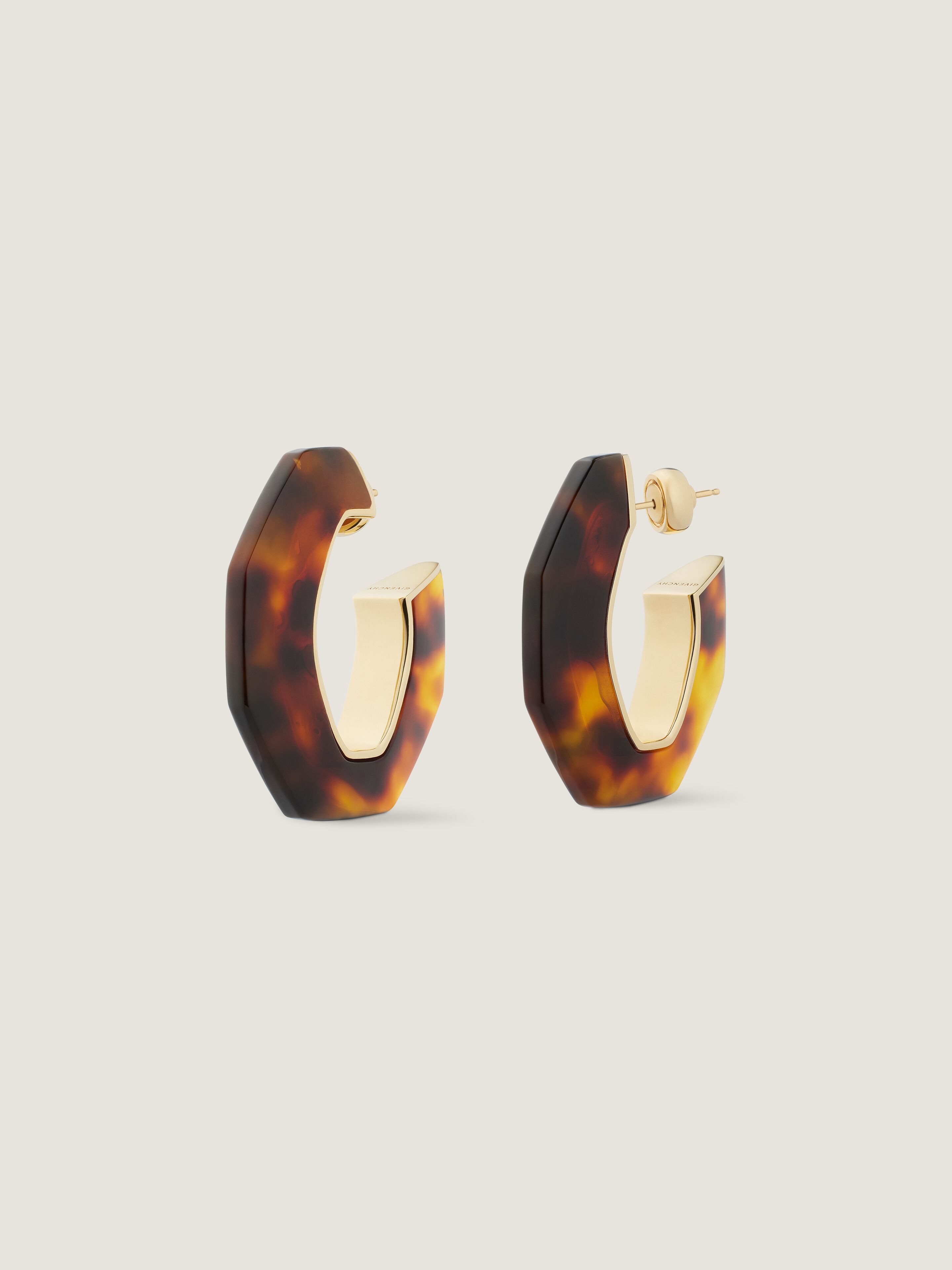 Chain earrings in metal and resin